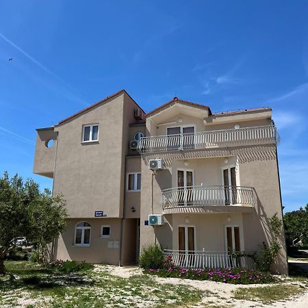 Apartmani Saldi Pakoštane Exterior foto