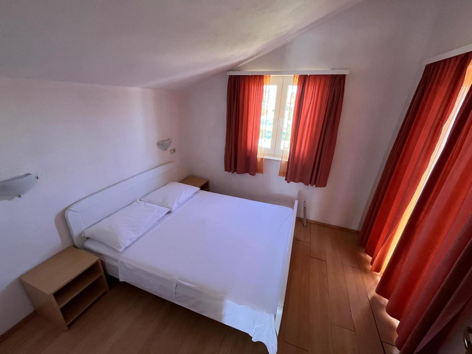 Apartmani Saldi Pakoštane Exterior foto