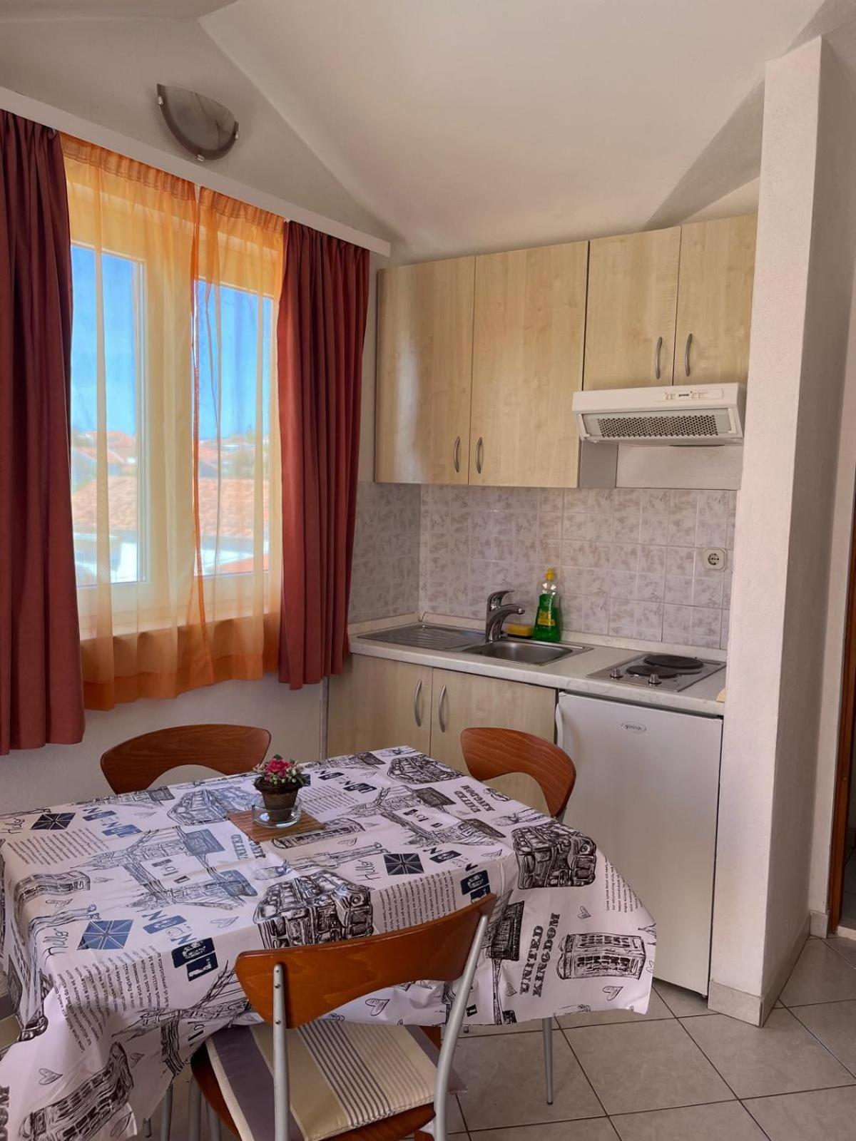 Apartmani Saldi Pakoštane Exterior foto