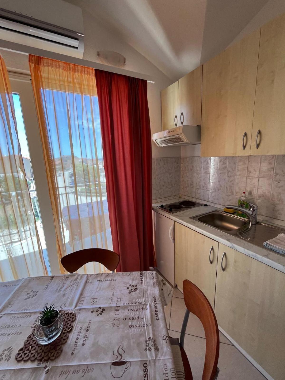 Apartmani Saldi Pakoštane Exterior foto